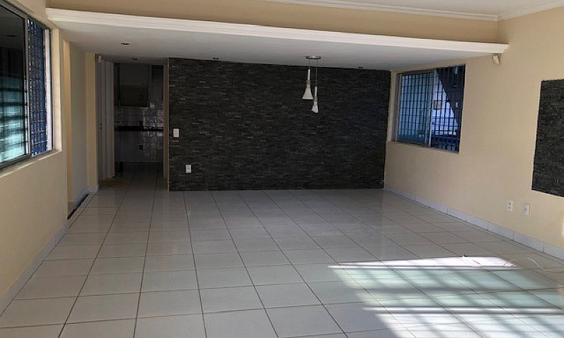 1486- Linda E Ampla ...