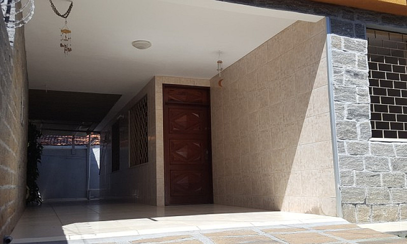 Aluga-Se Casa De 03 ...