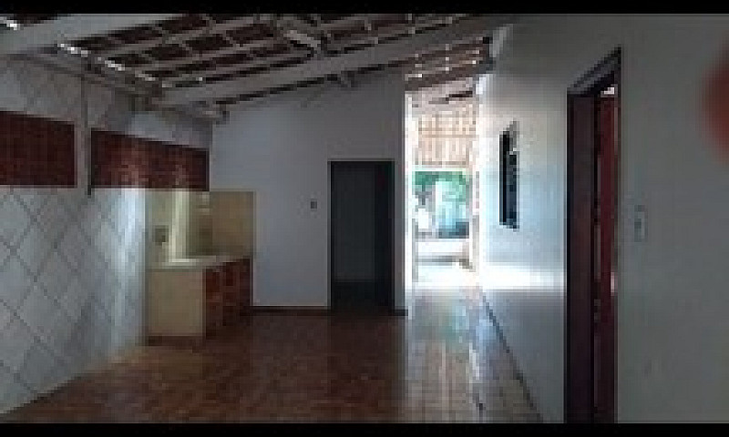 Vendo Casa Bem Local...
