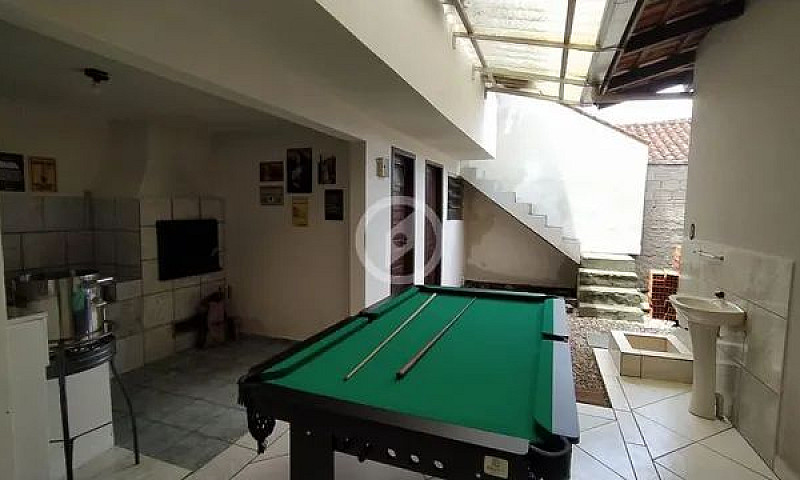 Casa À Venda No Bair...