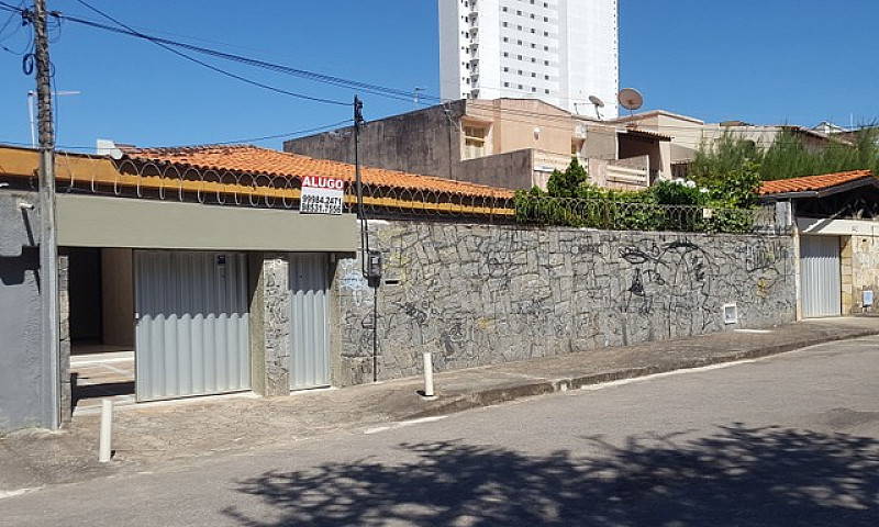 Aluga-Se Casa De 03 ...