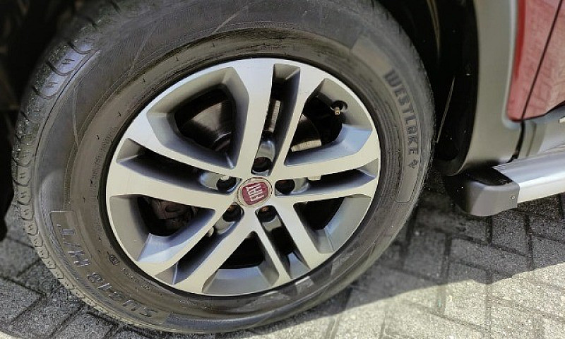 Fiat Toro Volcano 2....
