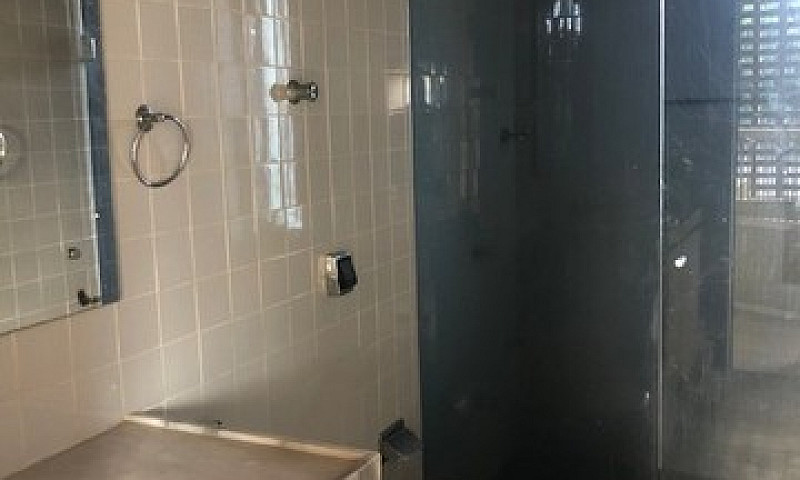 1486- Linda E Ampla ...