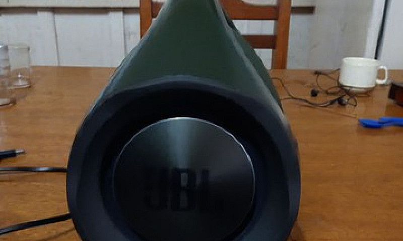 Vendo Jbl Bombox Ori...