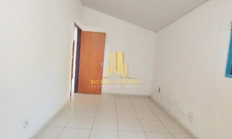Alugo Casa Com 02 Qu...