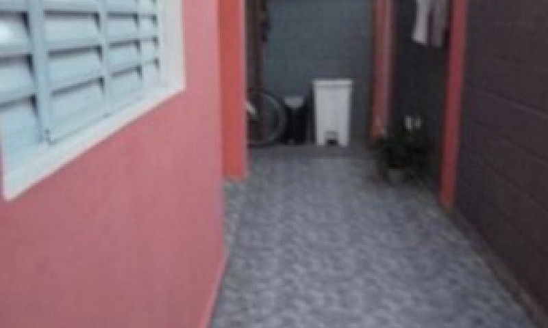 Casa Em Rua Pública ...