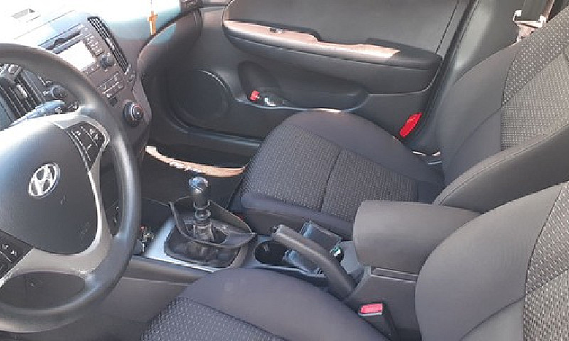 Hyundai  I30...
