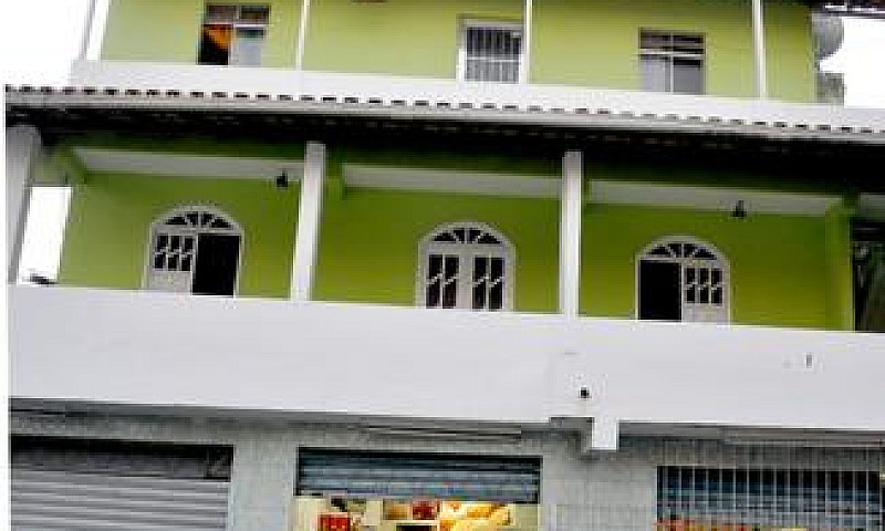 Vende-Se Um Imovel C...