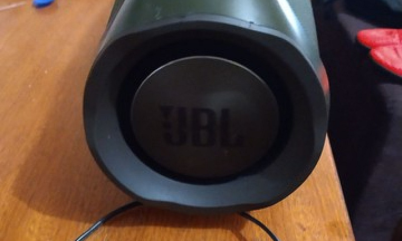 Vendo Jbl Bombox Ori...