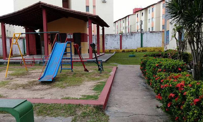 Aluga Apt Condomínio...