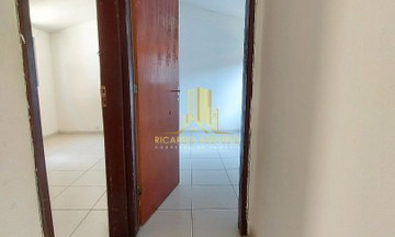 Alugo Casa Com 02 Qu...