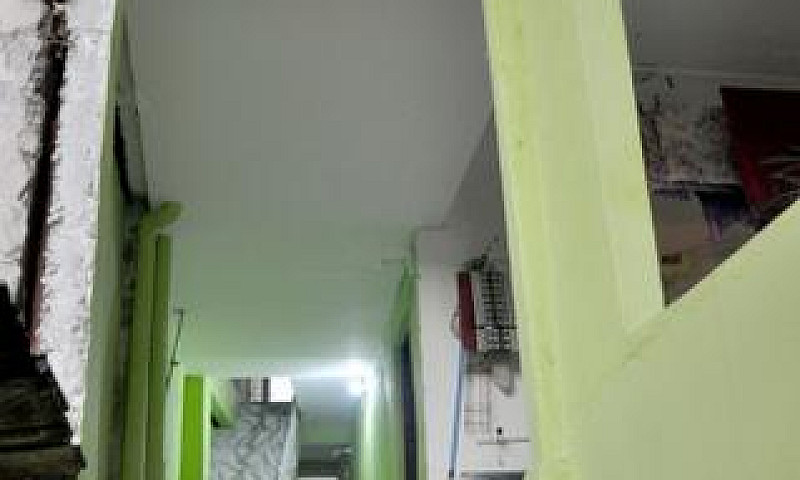 Vende-Se Um Imovel C...