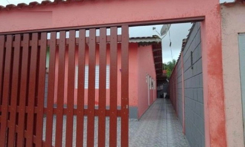 Casa Em Rua Pública ...