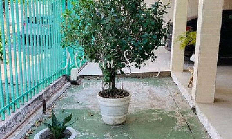 Alugo Casa Com Pisci...
