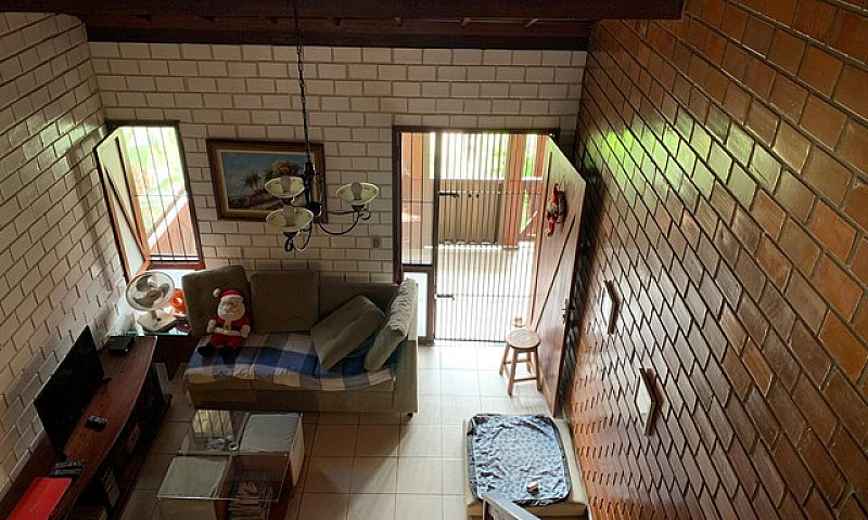 Casa De Condomínio P...