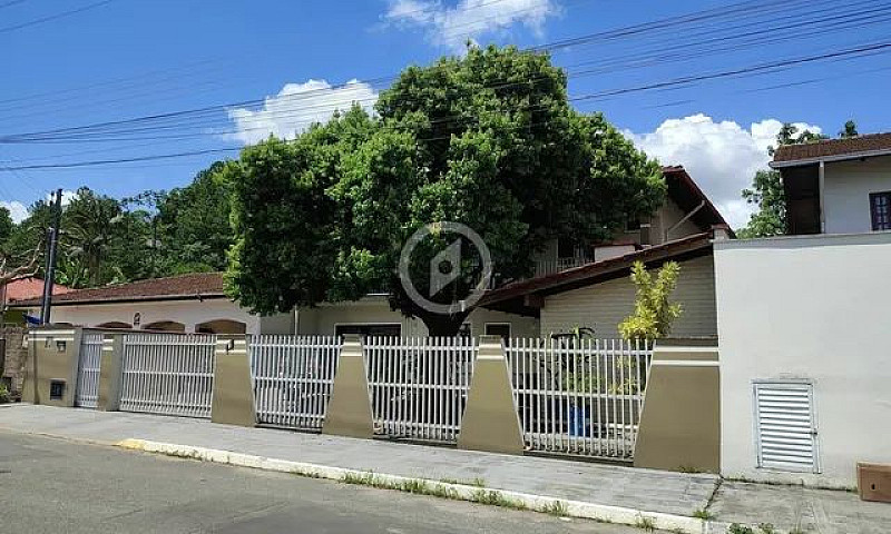 Casa À Venda No Bair...