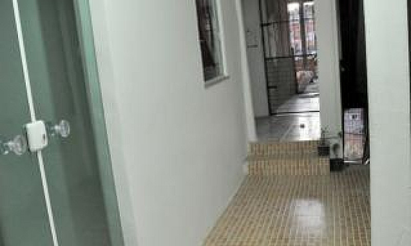 Vende-Se Um Imovel C...