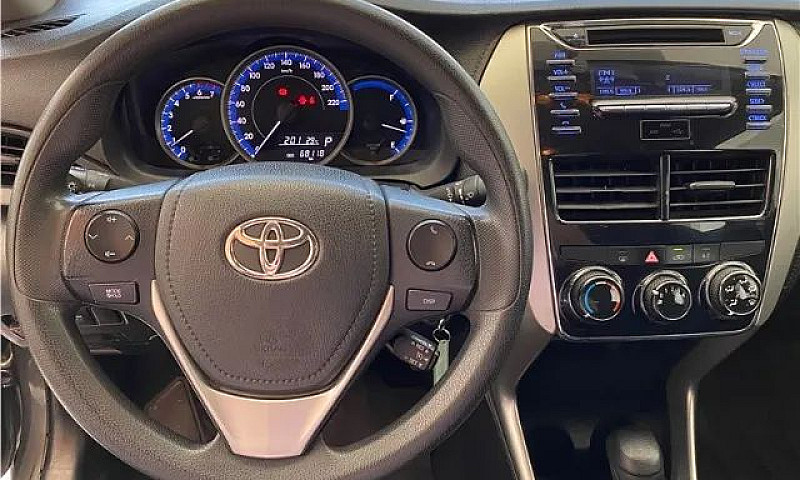 Toyota Yaris Sedan 1...