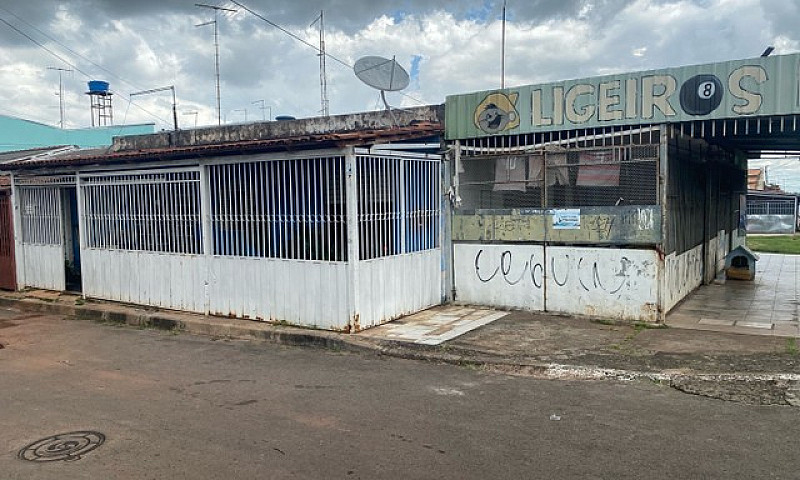 Vendo Casa Com Ponto...