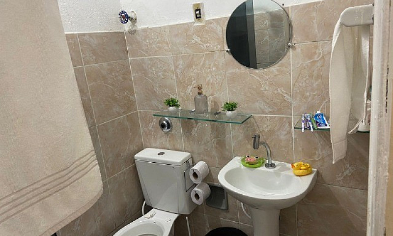 Quarto Em Apt Na Boa...