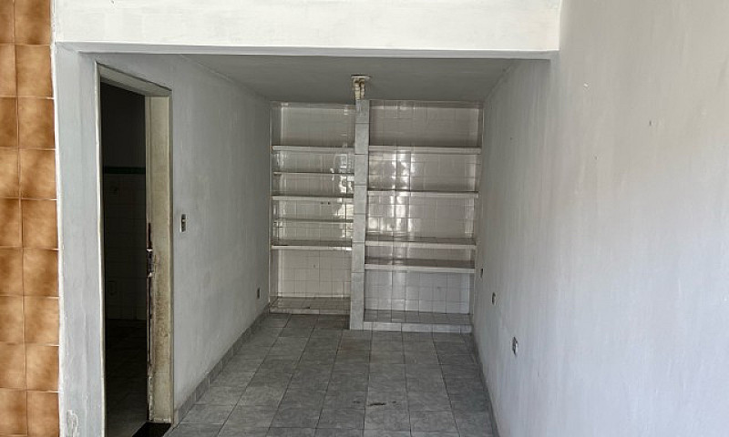 Alugo Excelente Casa...