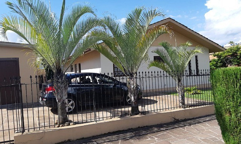 Casa Com 3 Quartos ...