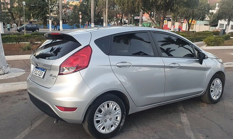 New Fiesta 1.6 Compl...