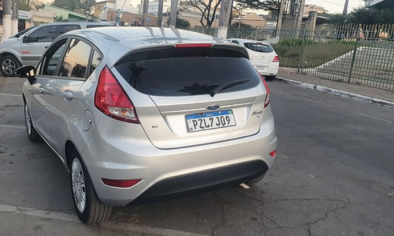 New Fiesta 1.6 Compl...