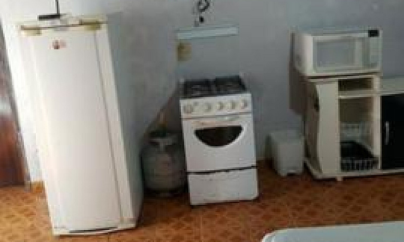 Alugo Quarto...