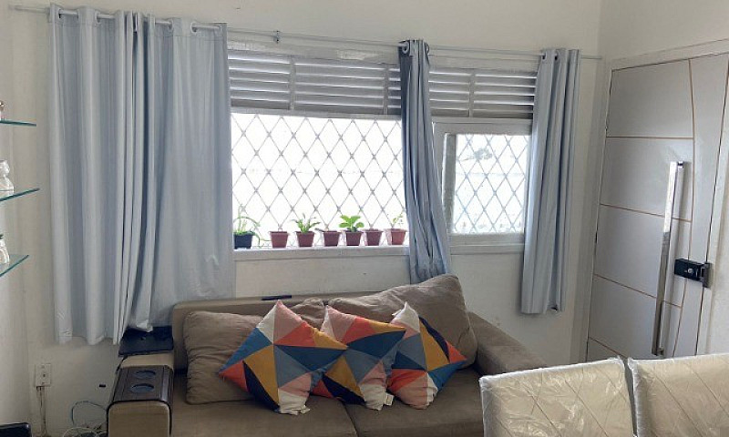 Quarto Em Apt Na Boa...