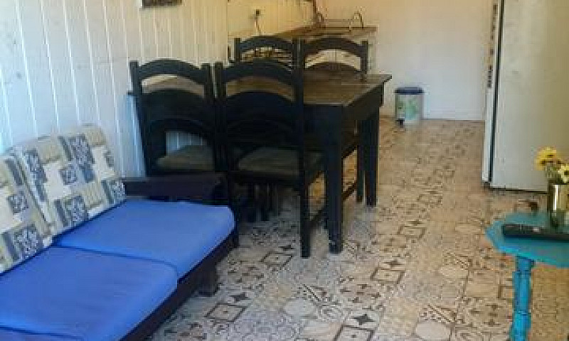 Alugo Casa Mensal...