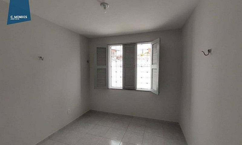 Casa Com 2 Dormitóri...