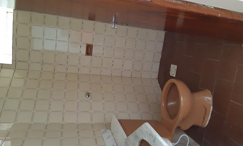 3 Qtos Sendo 1 Suite...