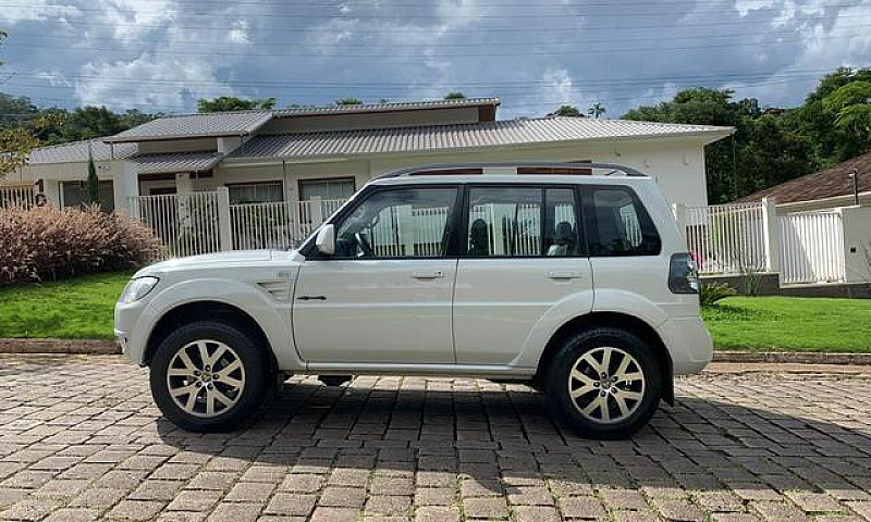 Mitsubishi Pajero Tr...