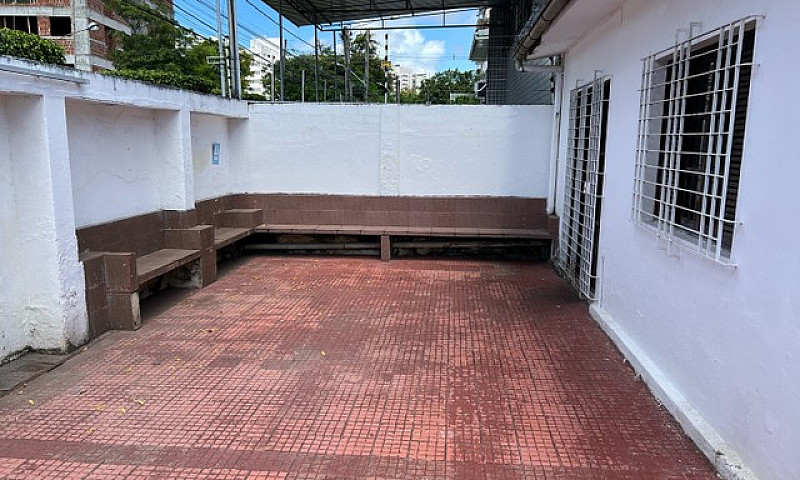 Alugo Excelente Casa...