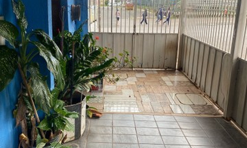 Vendo Casa Com Ponto...