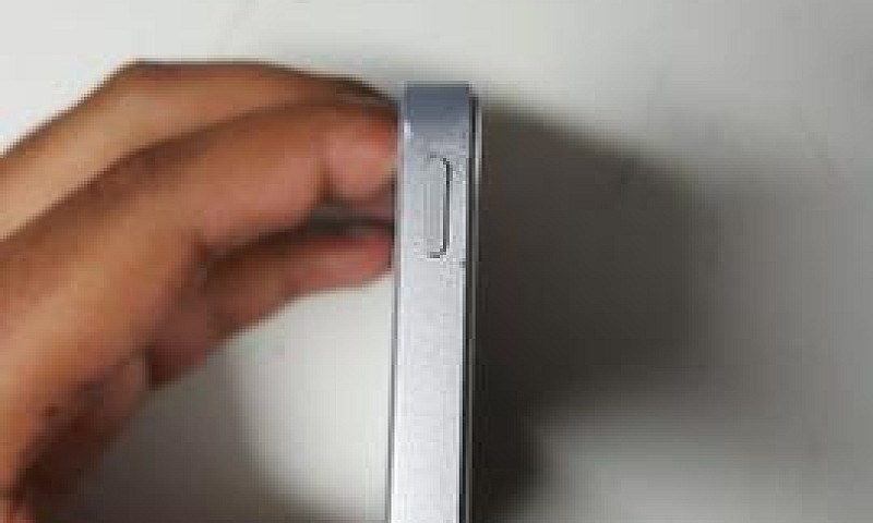 Iphone Se 64Gb...