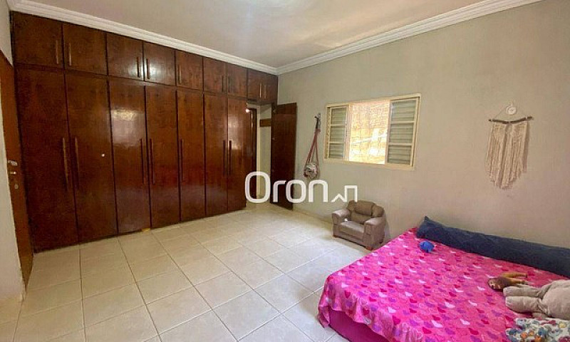 Sobrado À Venda, 184...