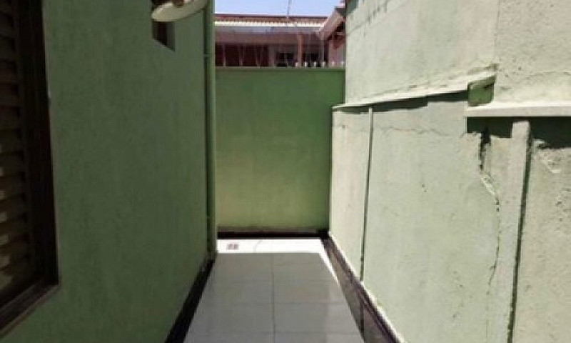 Vende Se Casa Com Ga...