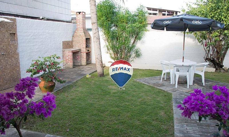 Vende Linda Casa Com...