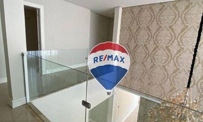 Casa Com 4 Dormitóri...