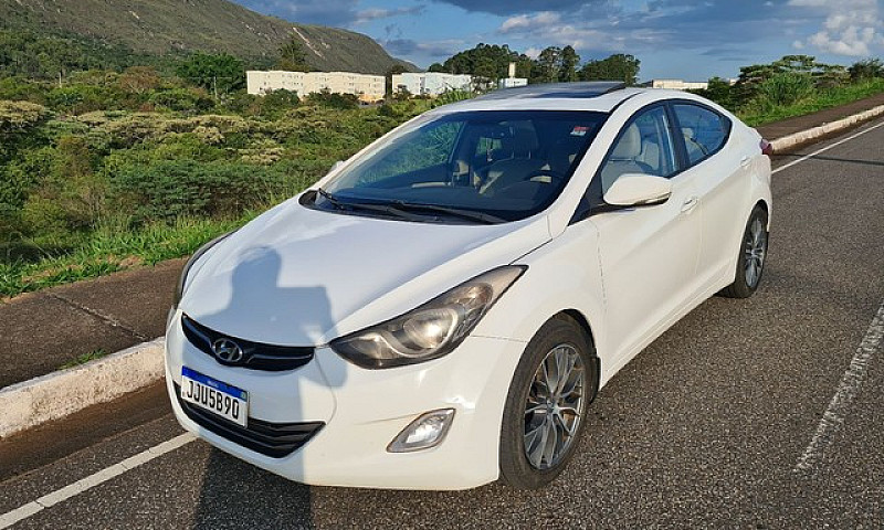 Vendo Elantra 2013,1...