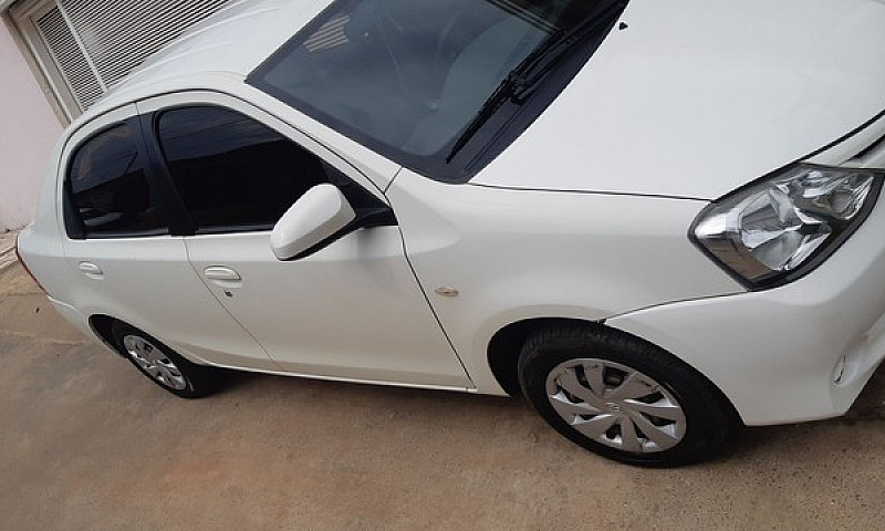 Etios Sedan Xs 1.5 A...