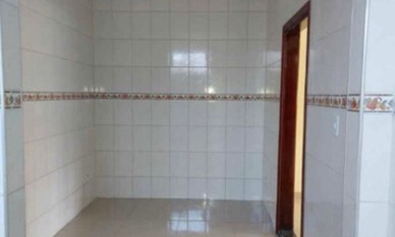 Vende Se Casa Com Ga...