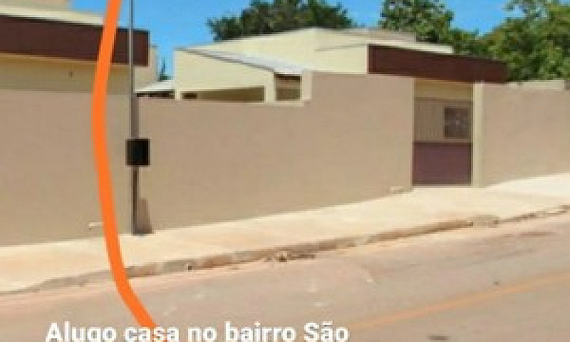 Alugo Casa...