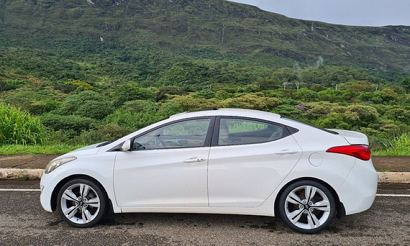 Vendo Elantra 2013,1...