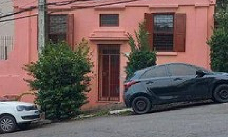 Casa Com 3 Dormitóri...