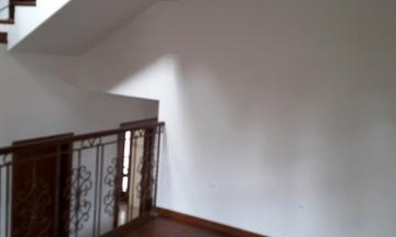 Casa De Alto Padrão...
