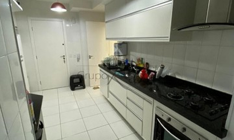 Apartamento / Padrão...