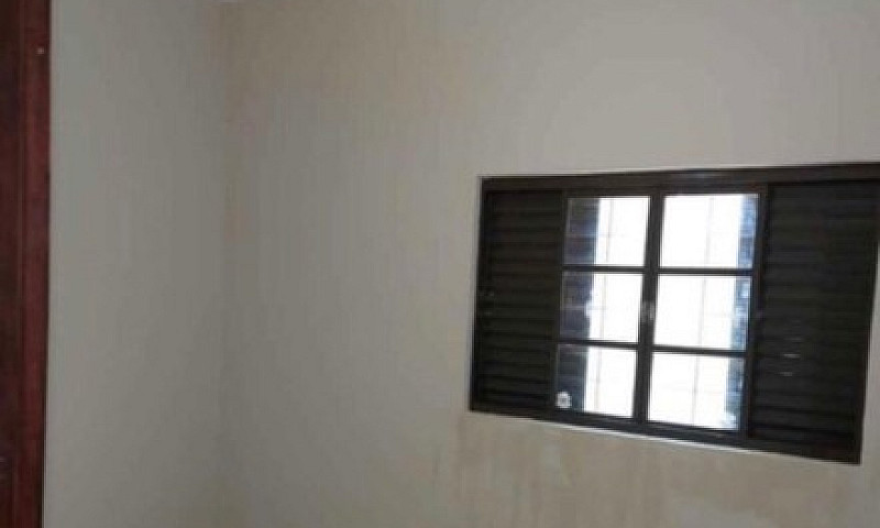 Vende Se Casa Com Ga...
